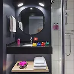 Otel Moxy 3*
