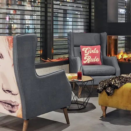 Moxy Hotel 3*