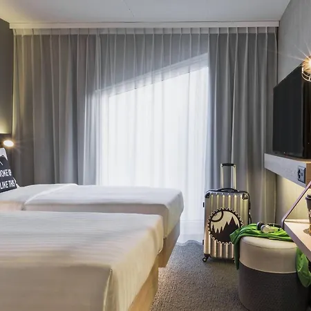 Hotel Moxy 3*